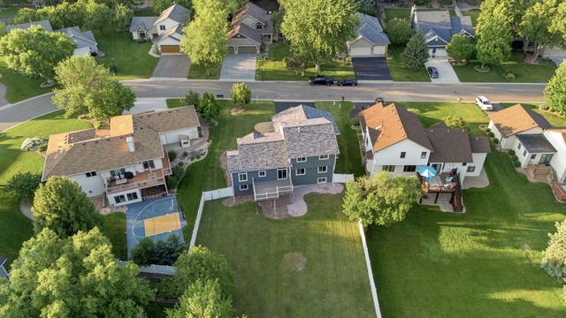 11205 72nd Avenue N, Maple Grove, MN 55369