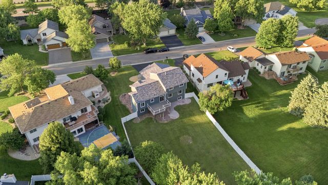11205 72nd Avenue N, Maple Grove, MN 55369