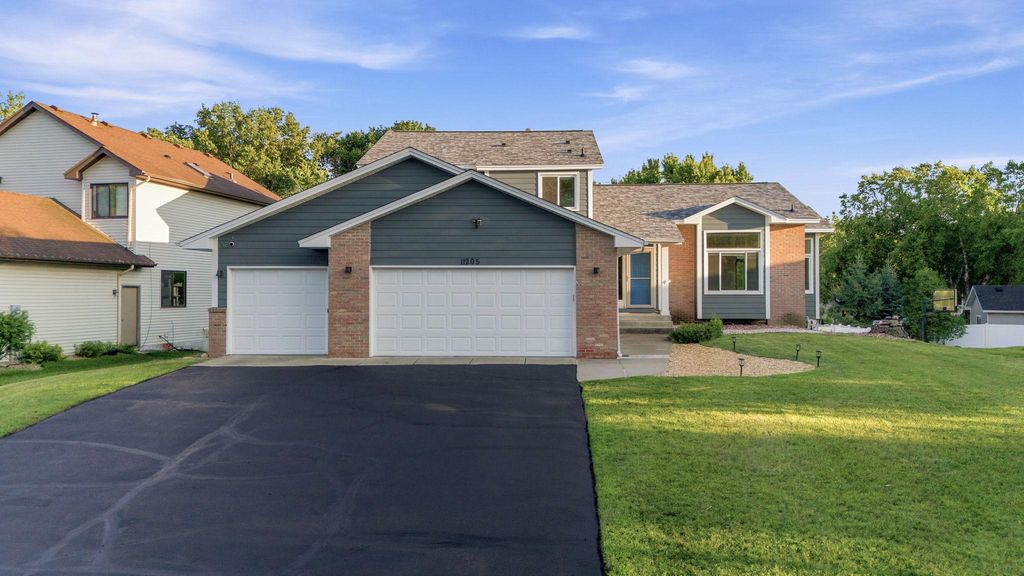 11205 72nd Avenue N, Maple Grove, MN 55369