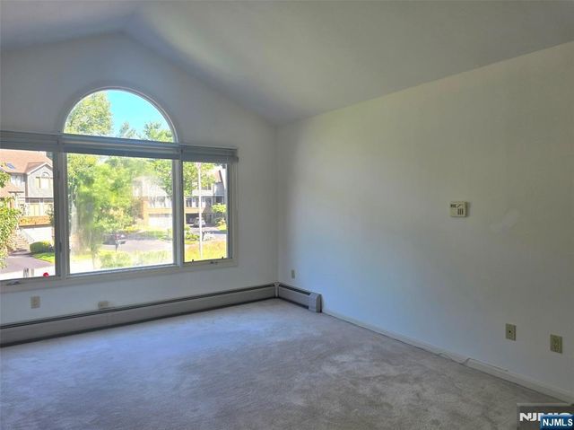 87 Lakeview Drive, Old Tappan, NJ 07675