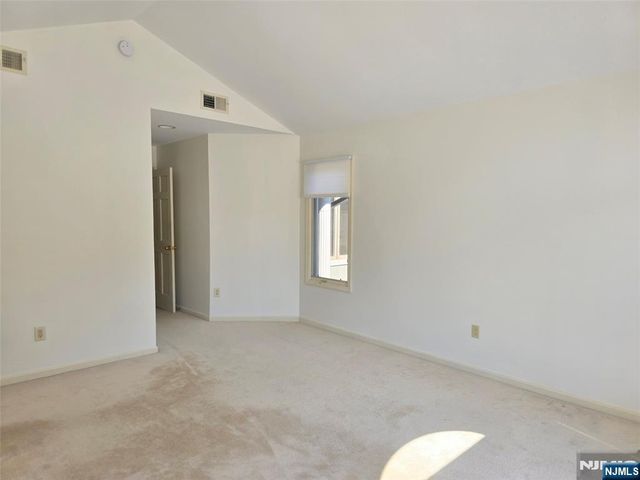 87 Lakeview Drive, Old Tappan, NJ 07675