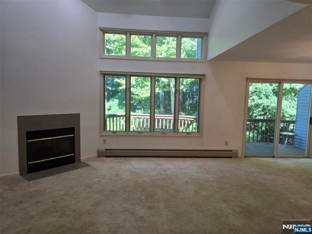 87 Lakeview Drive, Old Tappan, NJ 07675