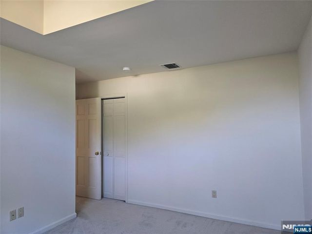 87 Lakeview Drive, Old Tappan, NJ 07675