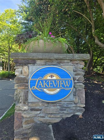 87 Lakeview Drive, Old Tappan, NJ 07675