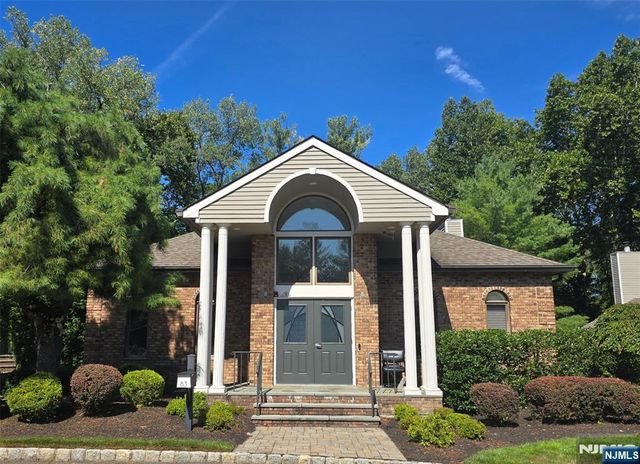 87 Lakeview Drive, Old Tappan, NJ 07675