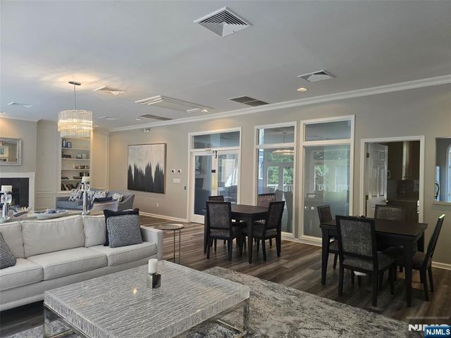 87 Lakeview Drive, Old Tappan, NJ 07675
