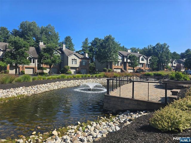 87 Lakeview Drive, Old Tappan, NJ 07675