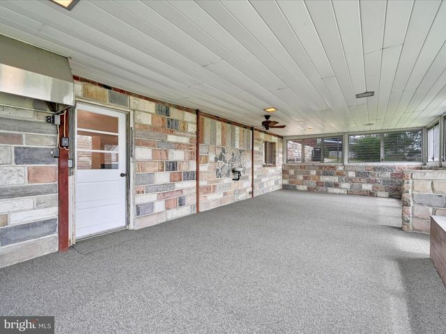 218 W FRANKLIN AVENUE, Myerstown, PA 17067