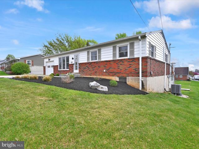 218 W FRANKLIN AVENUE, Myerstown, PA 17067