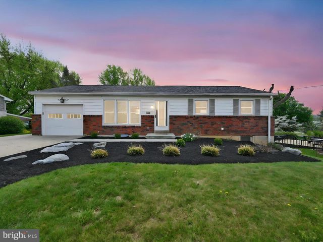 218 W FRANKLIN AVENUE, Myerstown, PA 17067