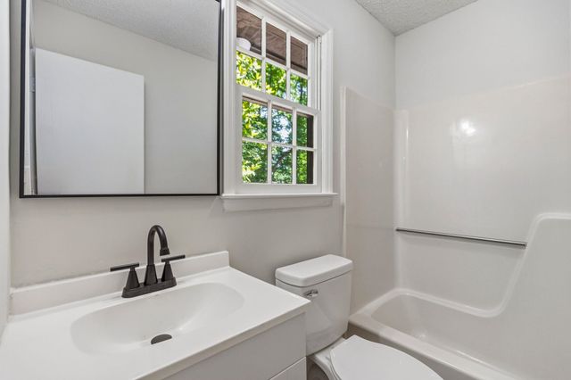 131 Ridgeway Rd, Spartanburg, SC 29301