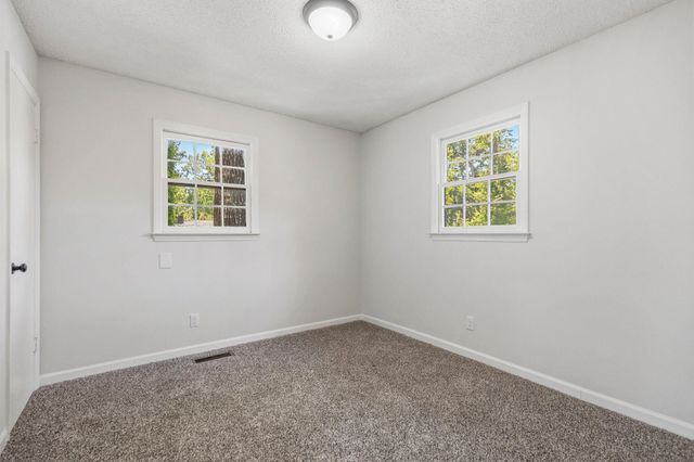 131 Ridgeway Rd, Spartanburg, SC 29301