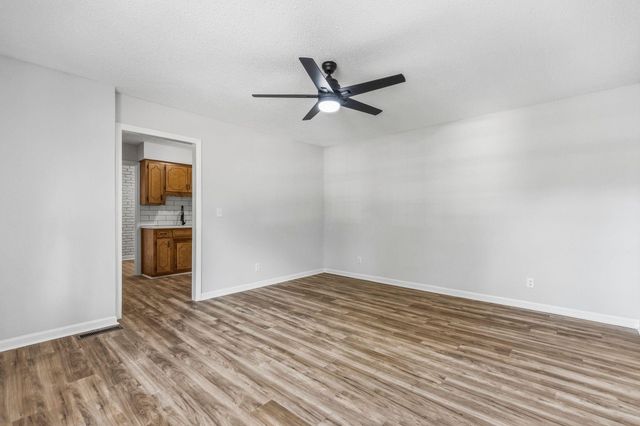 131 Ridgeway Rd, Spartanburg, SC 29301