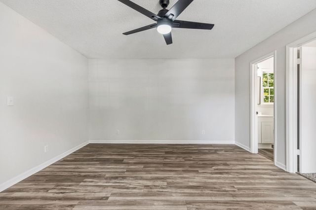 131 Ridgeway Rd, Spartanburg, SC 29301
