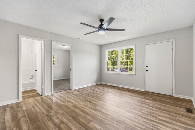 131 Ridgeway Rd, Spartanburg, SC 29301