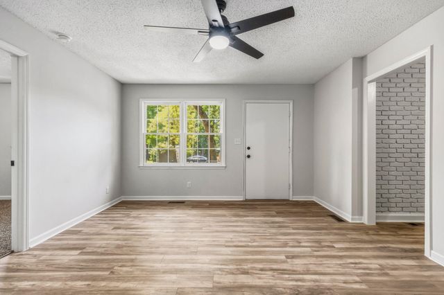 131 Ridgeway Rd, Spartanburg, SC 29301