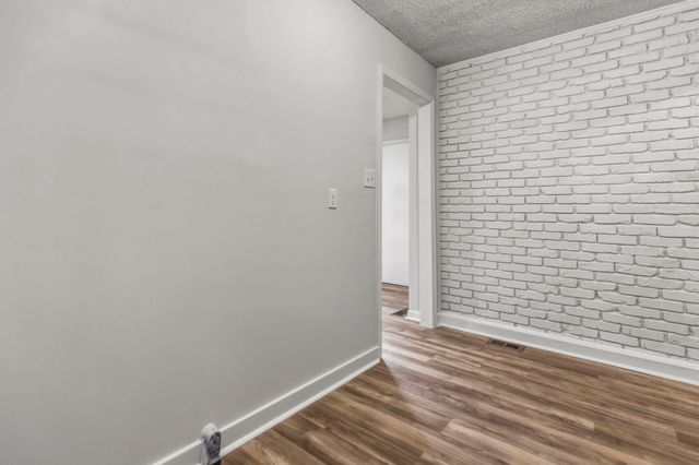 131 Ridgeway Rd, Spartanburg, SC 29301