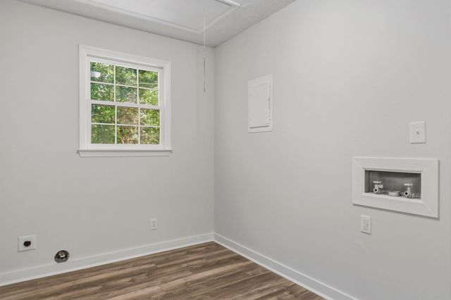 131 Ridgeway Rd, Spartanburg, SC 29301