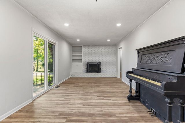131 Ridgeway Rd, Spartanburg, SC 29301