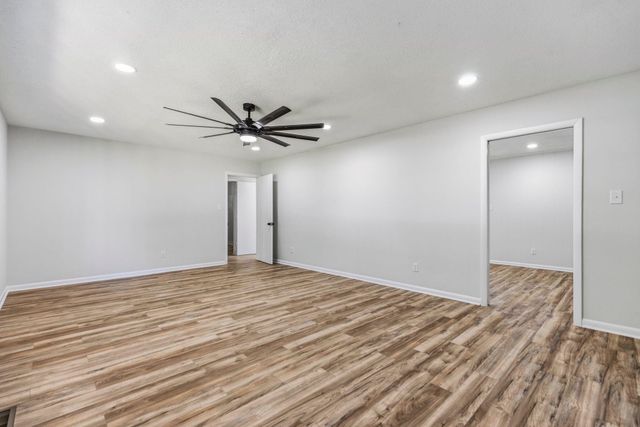 131 Ridgeway Rd, Spartanburg, SC 29301