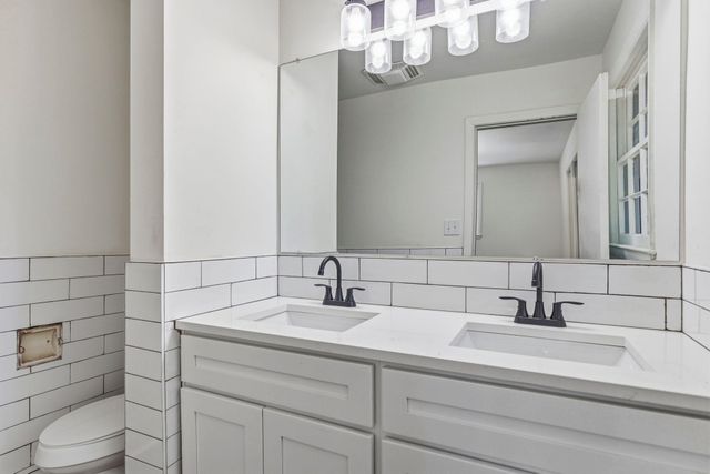 131 Ridgeway Rd, Spartanburg, SC 29301