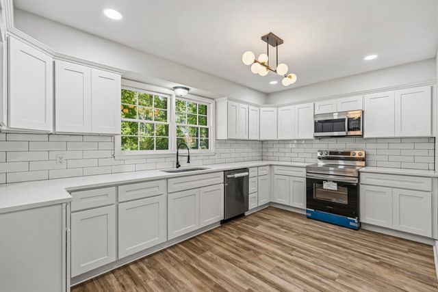 131 Ridgeway Rd, Spartanburg, SC 29301