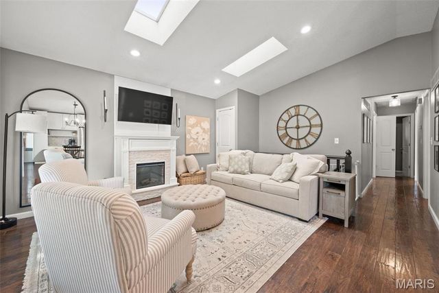 12115 Josephine Marie Drive, Maryland Heights, MO 63043