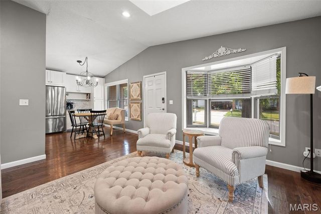 12115 Josephine Marie Drive, Maryland Heights, MO 63043