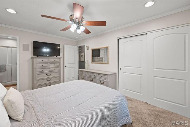 12115 Josephine Marie Drive, Maryland Heights, MO 63043