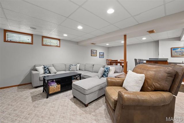 12115 Josephine Marie Drive, Maryland Heights, MO 63043