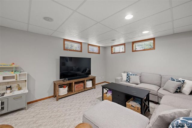 12115 Josephine Marie Drive, Maryland Heights, MO 63043