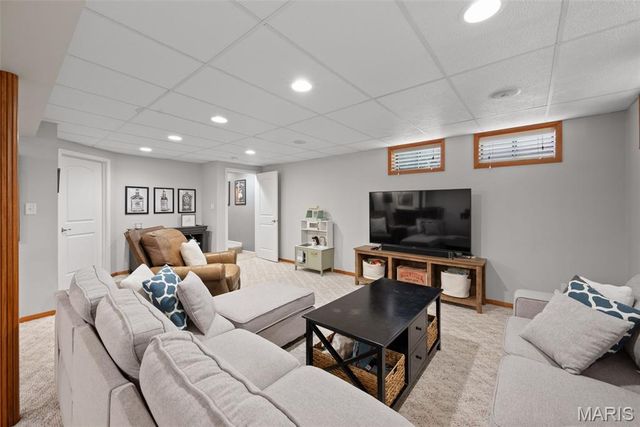 12115 Josephine Marie Drive, Maryland Heights, MO 63043