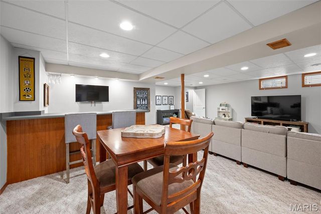 12115 Josephine Marie Drive, Maryland Heights, MO 63043