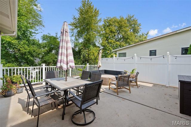 12115 Josephine Marie Drive, Maryland Heights, MO 63043