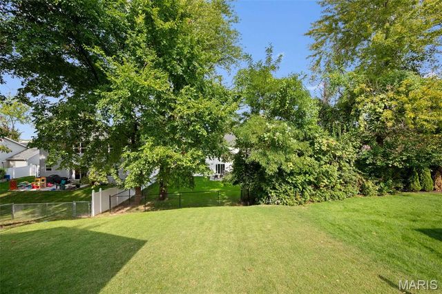 12115 Josephine Marie Drive, Maryland Heights, MO 63043