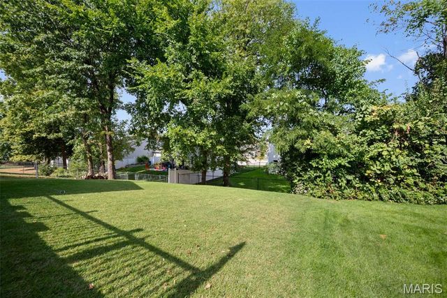 12115 Josephine Marie Drive, Maryland Heights, MO 63043