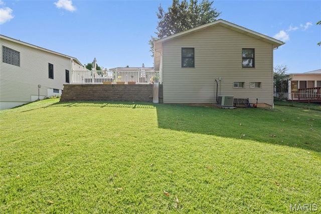 12115 Josephine Marie Drive, Maryland Heights, MO 63043