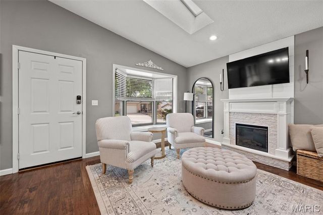 12115 Josephine Marie Drive, Maryland Heights, MO 63043