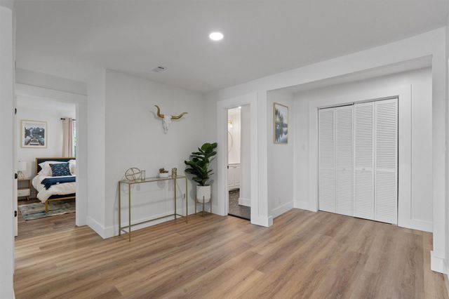 25413 Pedernales Point DR, Spicewood, TX 78669