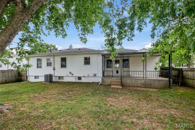 9405 Evandale Drive, St Louis, MO 63123