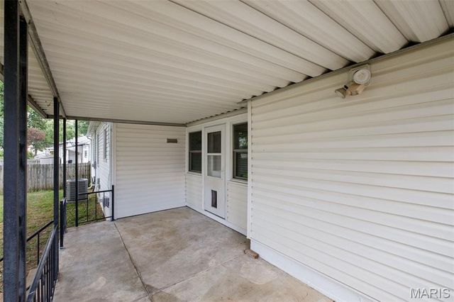 9405 Evandale Drive, St Louis, MO 63123