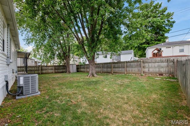 9405 Evandale Drive, St Louis, MO 63123