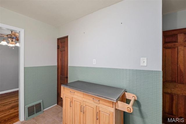 9405 Evandale Drive, St Louis, MO 63123