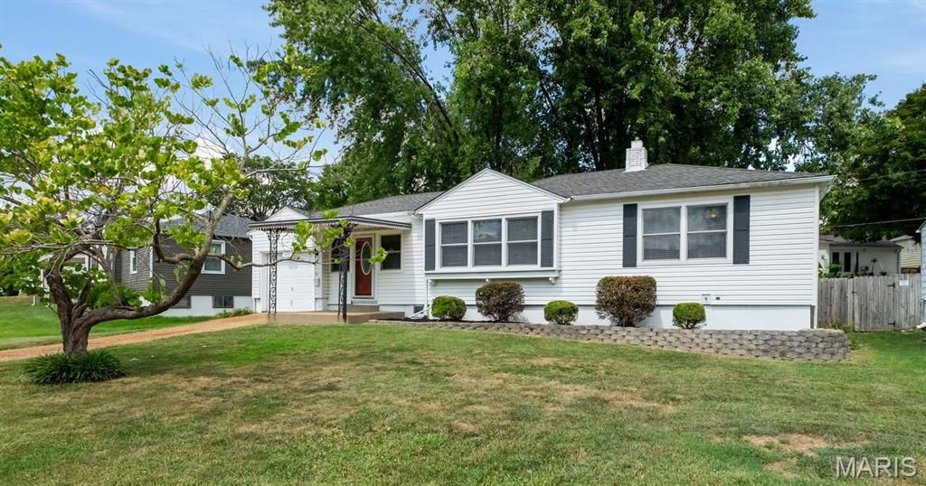 9405 Evandale Drive, St Louis, MO 63123