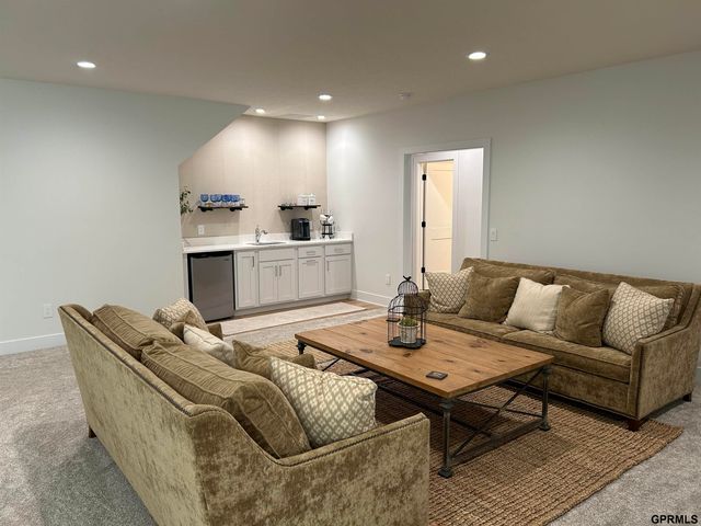 9121 Marbella Drive, Lincoln, NE 68520