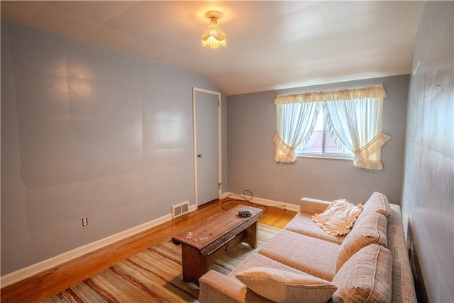 55 Sylvanus Ave, North Union Twp, PA 15401