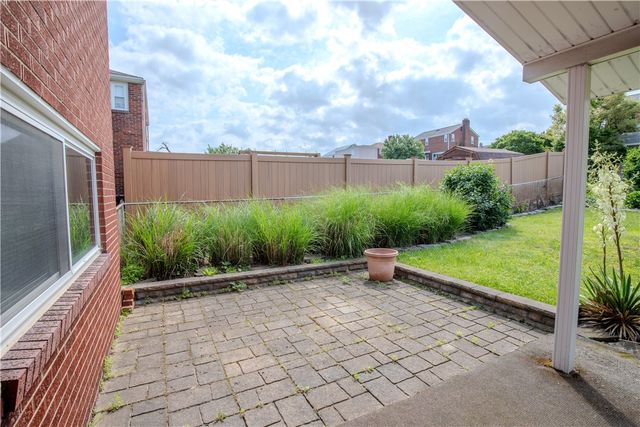 55 Sylvanus Ave, North Union Twp, PA 15401