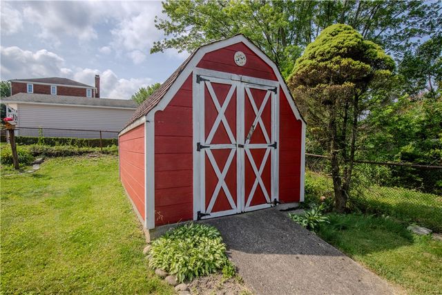 55 Sylvanus Ave, North Union Twp, PA 15401