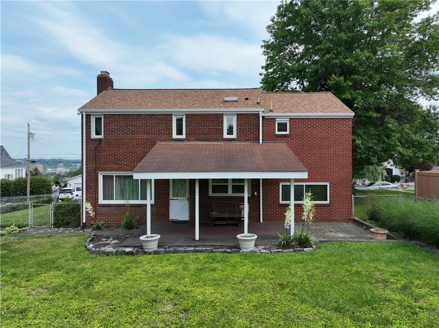 55 Sylvanus Ave, North Union Twp, PA 15401