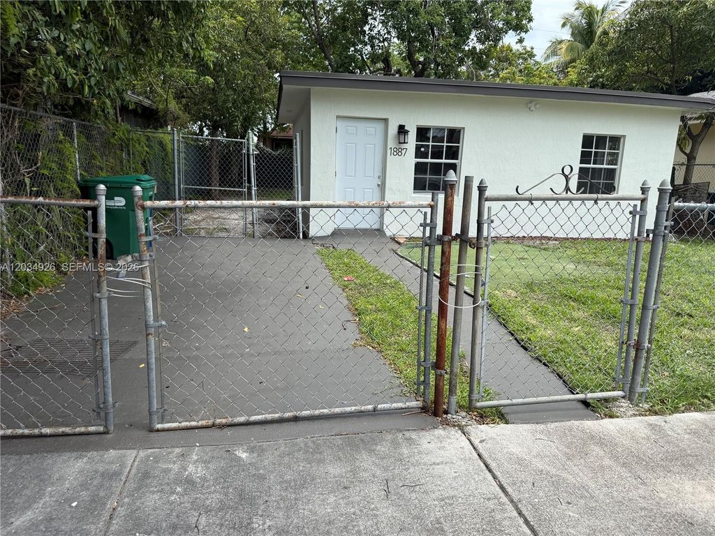 1887 NW 66th St, Miami, FL 33147